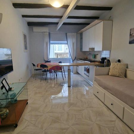 Appartamento Casa di Gabriela Napoli Esterno foto